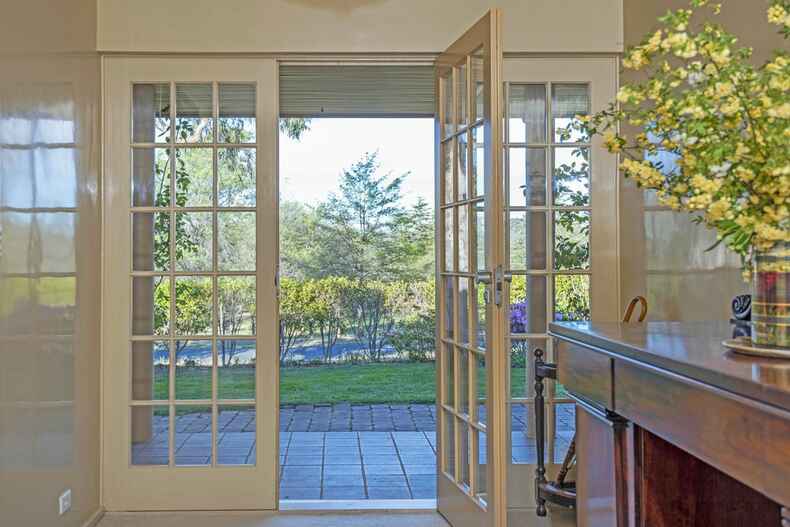 45 Tasmania Circle Forrest 45 Tasmania Circle Forrest