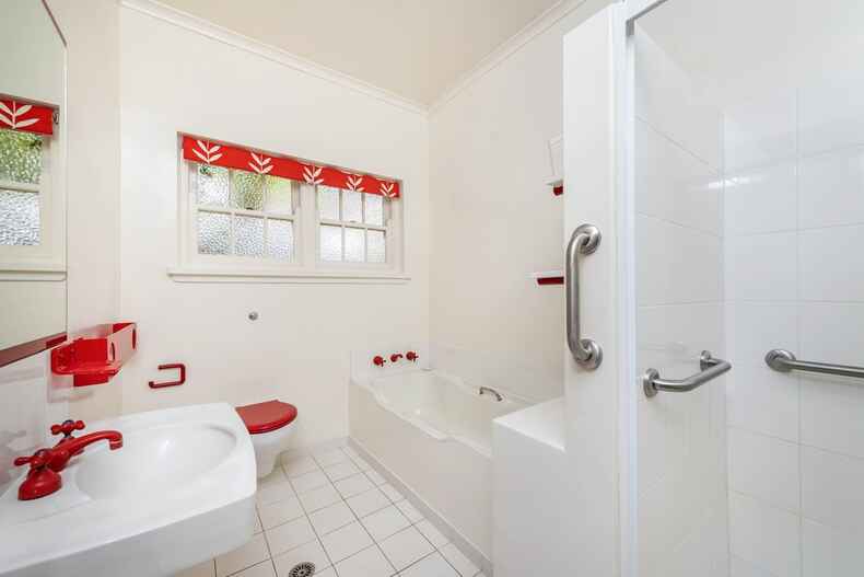 45 Tasmania Circle Forrest 45 Tasmania Circle Forrest