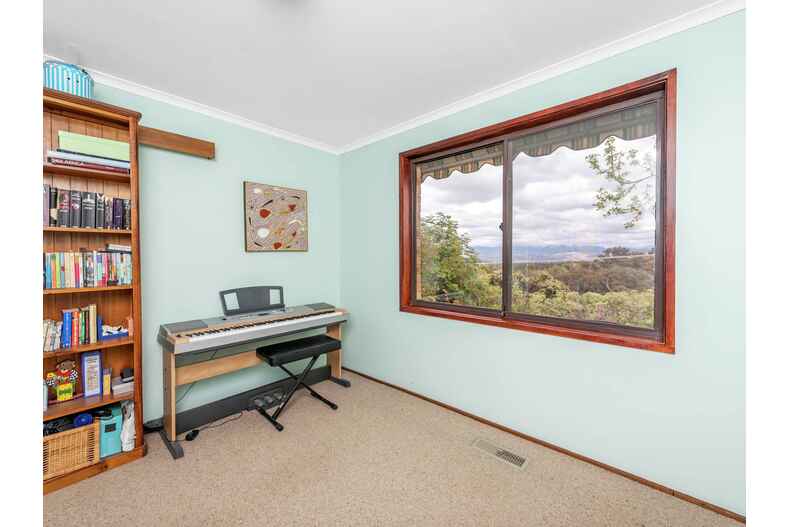 313 Bugden Avenue Fadden 313 Bugden Avenue Fadden