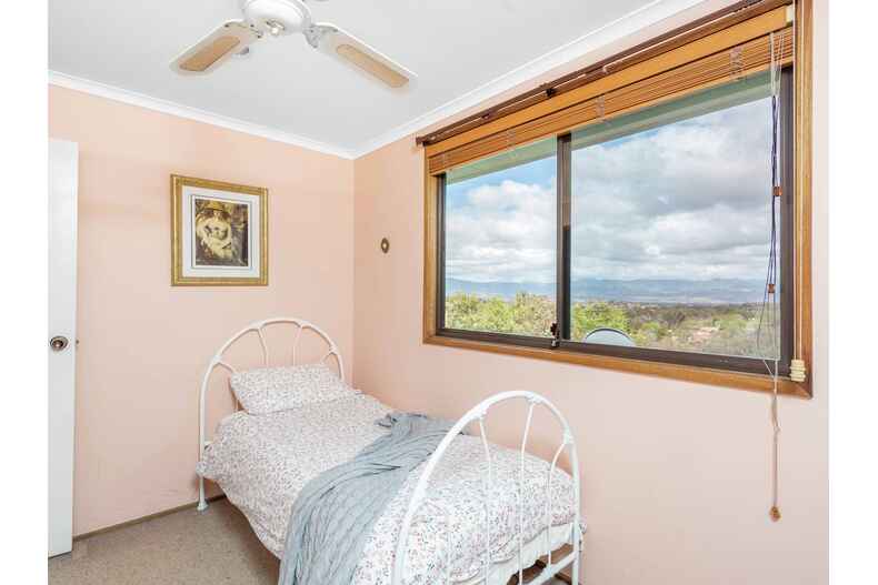 313 Bugden Avenue Fadden 313 Bugden Avenue Fadden