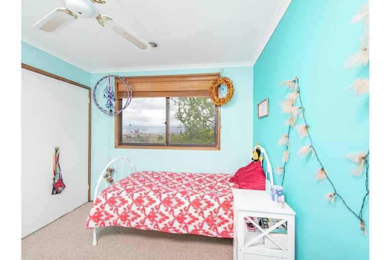 313 Bugden Avenue Fadden 313 Bugden Avenue Fadden