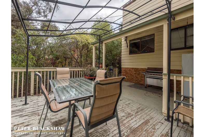 313 Bugden Avenue Fadden 313 Bugden Avenue Fadden