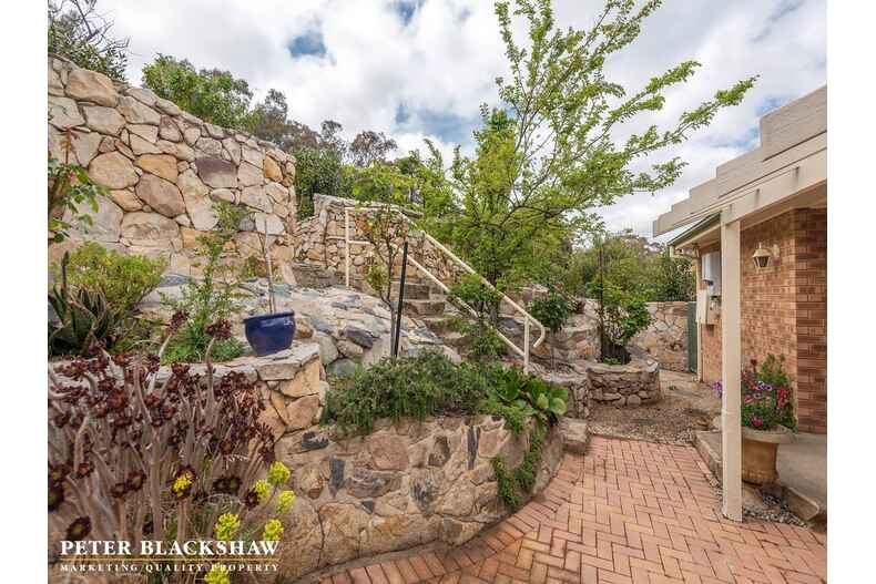 313 Bugden Avenue Fadden 313 Bugden Avenue Fadden