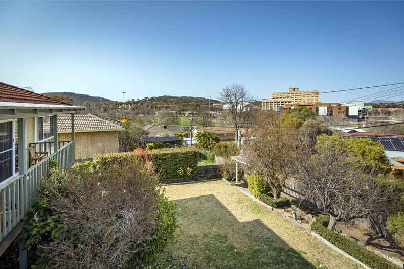 74 Fitchett Street Garran