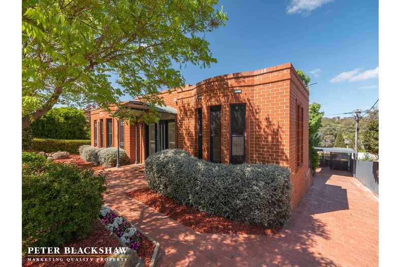 44 Fergusson Crescent Deakin