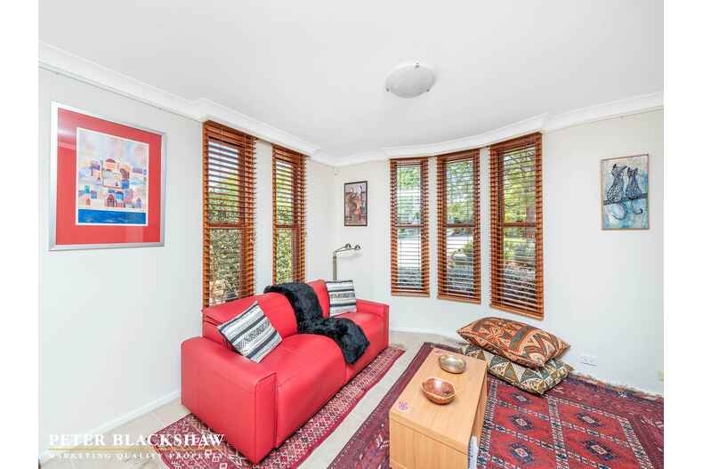 44 Fergusson Crescent Deakin 44 Fergusson Crescent Deakin