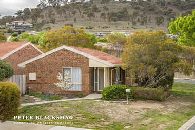 2/17 Youl Court Banks