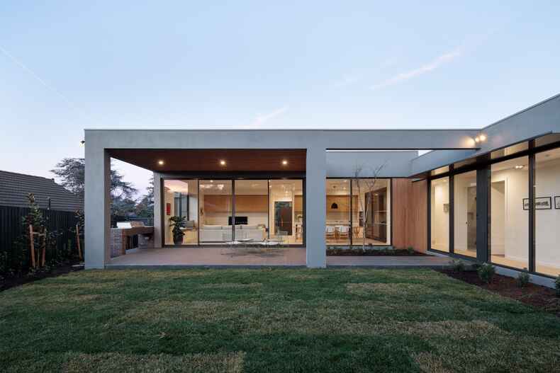 15 Novar Street Yarralumla 15 Novar Street Yarralumla