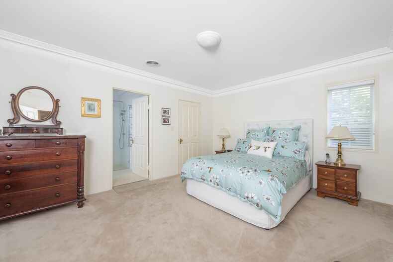64 Banks Street Yarralumla 64 Banks Street Yarralumla