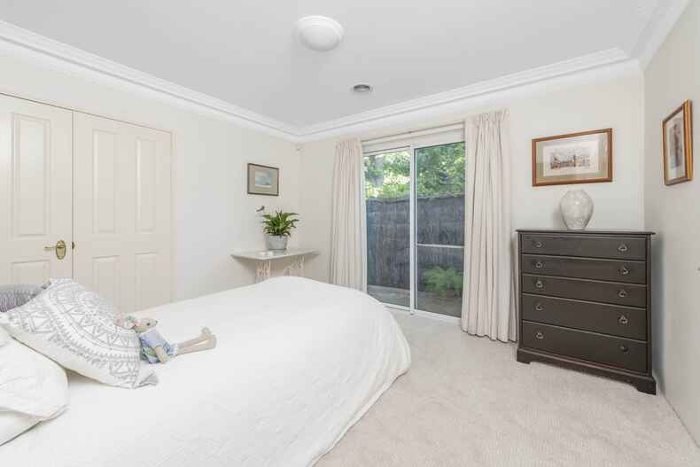 64 Banks Street Yarralumla 64 Banks Street Yarralumla