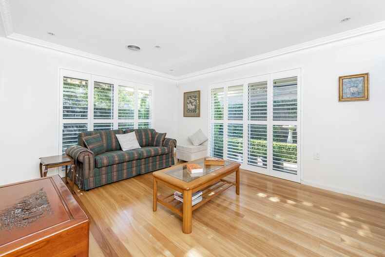 64 Banks Street Yarralumla 64 Banks Street Yarralumla