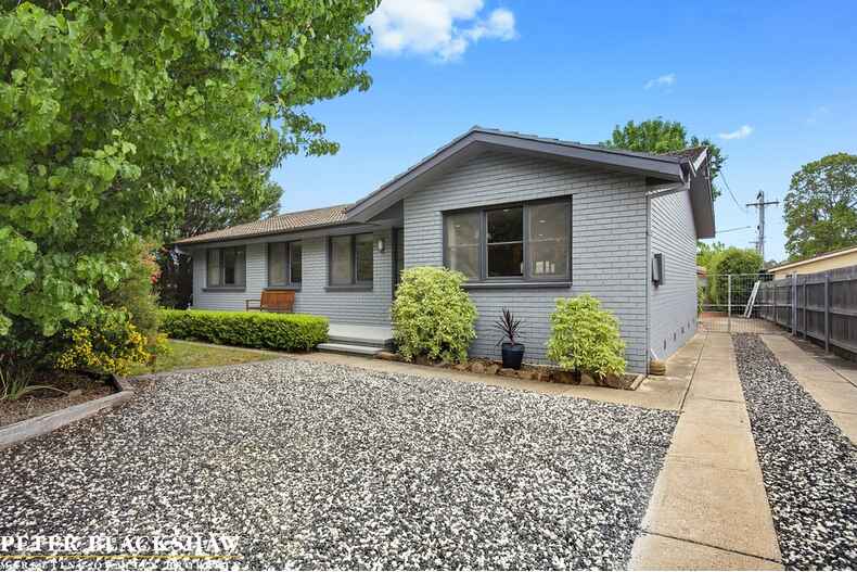 28 Castieau Street Higgins 28 Castieau Street Higgins