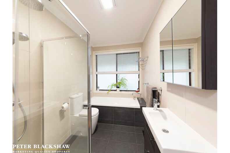 2 Mewton Place Melba 2 Mewton Place Melba