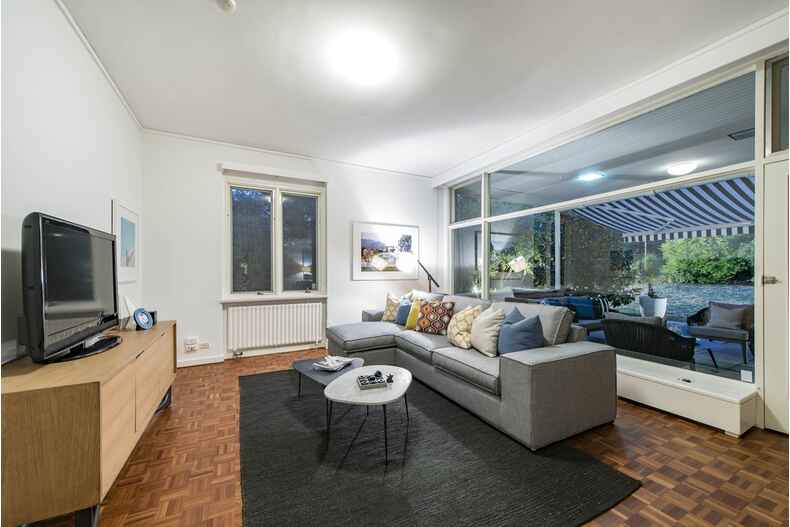 115 Schlich Street Yarralumla 115 Schlich Street Yarralumla