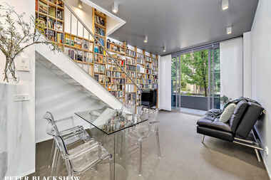 13/5 Burbury Close Barton