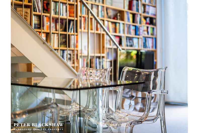 13/5 Burbury Close Barton