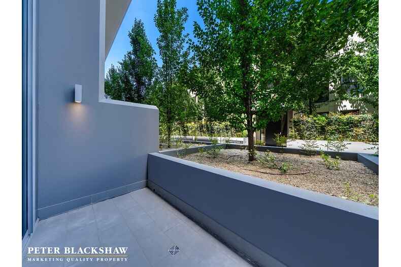 13/5 Burbury Close Barton