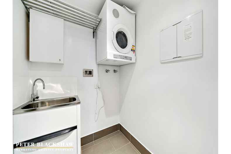 13/5 Burbury Close Barton