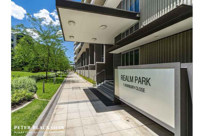 13/5 Burbury Close Barton