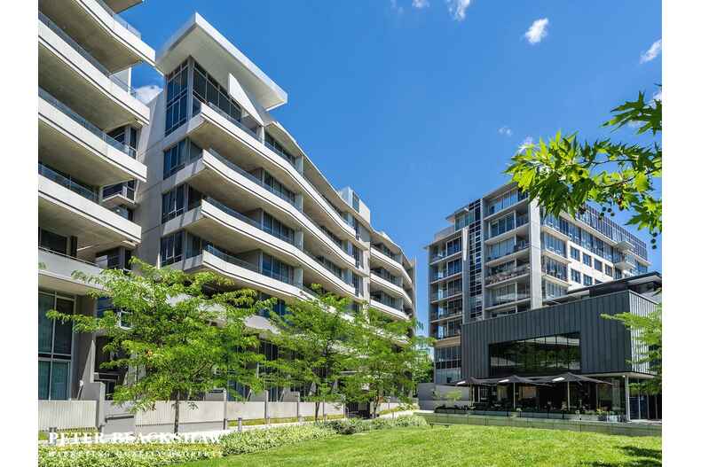 13/5 Burbury Close Barton