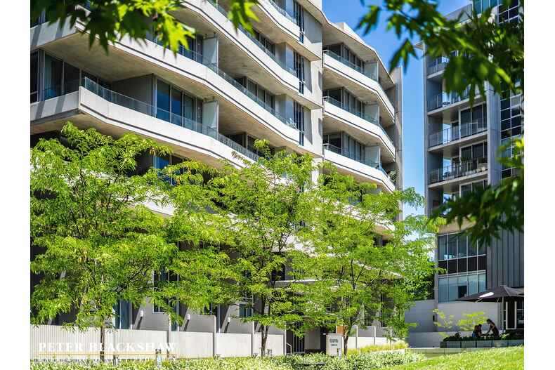 13/5 Burbury Close Barton