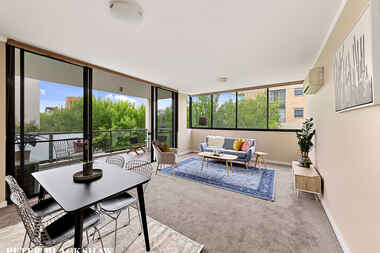 125/53 Eyre Street Kingston