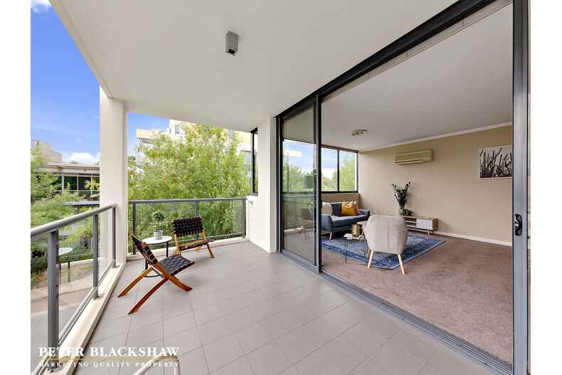 125/53 Eyre Street Kingston