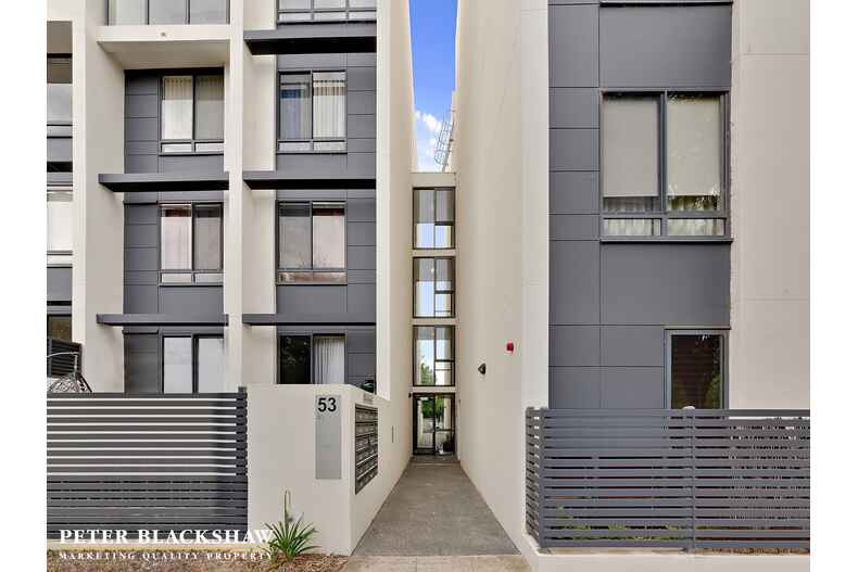 125/53 Eyre Street Kingston