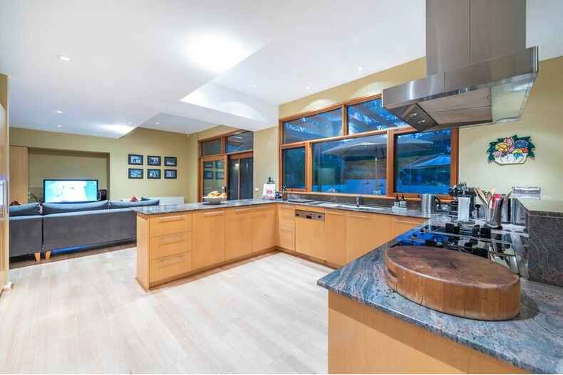 24 Holmes Crescent Campbell