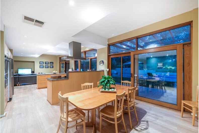 24 Holmes Crescent Campbell