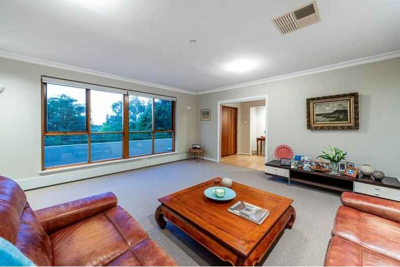 24 Holmes Crescent Campbell