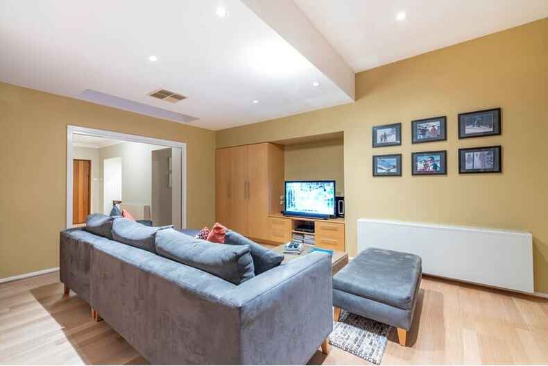 24 Holmes Crescent Campbell