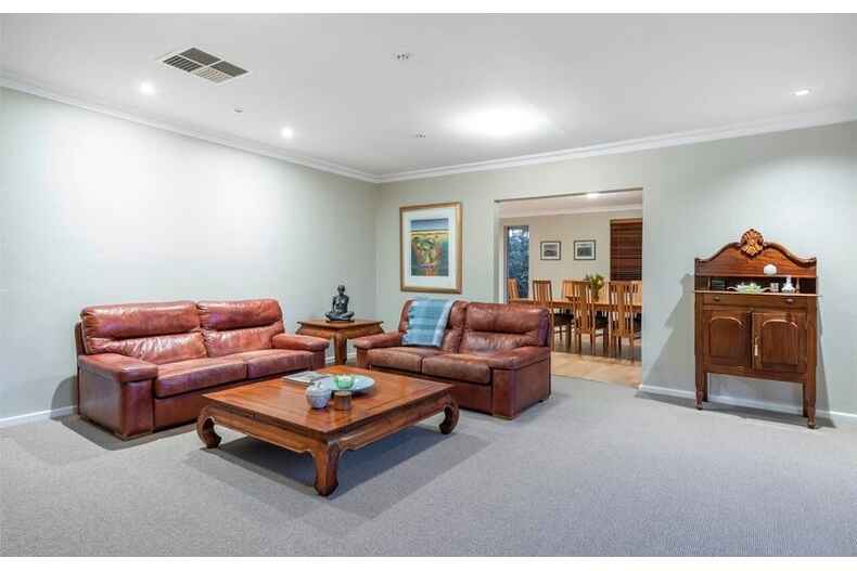 24 Holmes Crescent Campbell