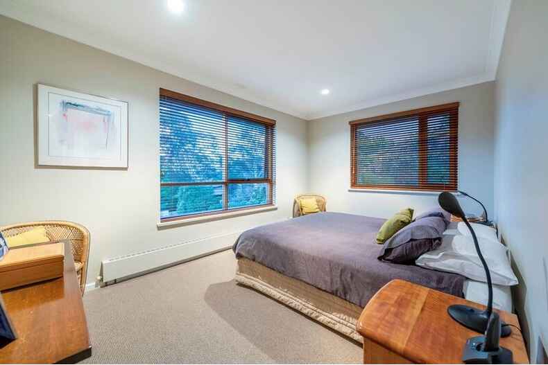 24 Holmes Crescent Campbell