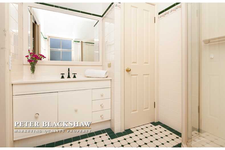 42 Holmes Crescent Campbell 42 Holmes Crescent Campbell