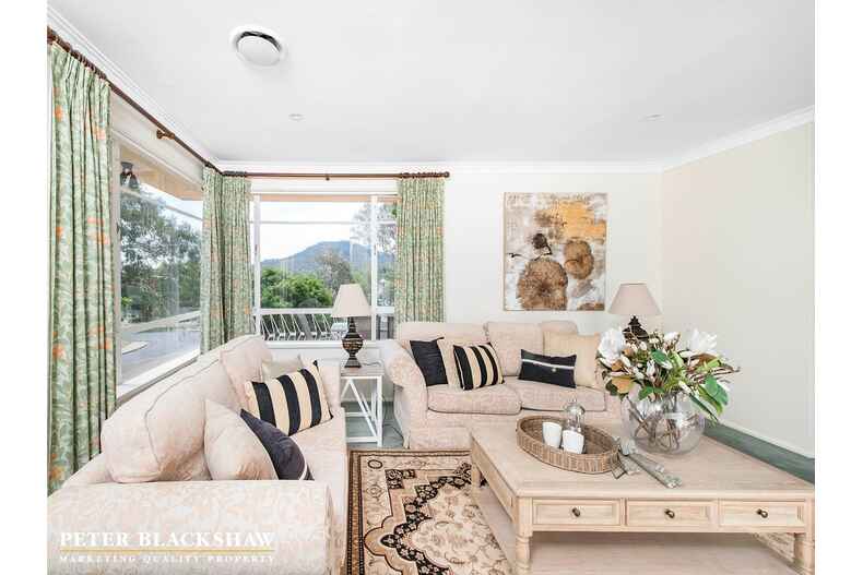 76 Vasey Crescent Campbell