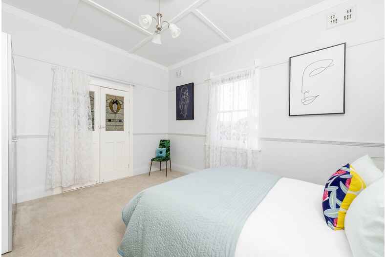 9 The Crescent Queanbeyan