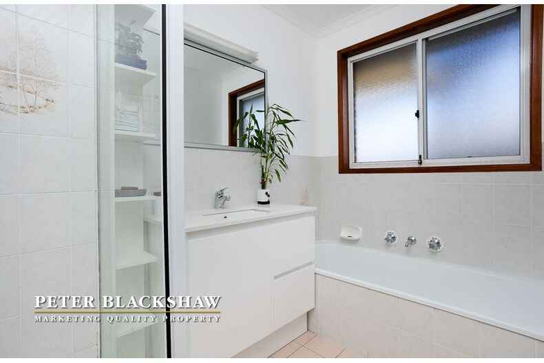 17 Lochiel Street Karabar