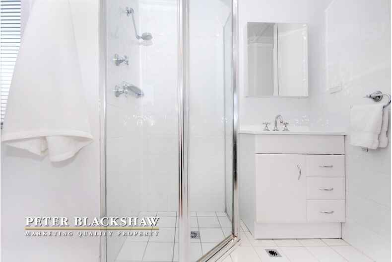 33 Williamson Street Holder 33 Williamson Street Holder