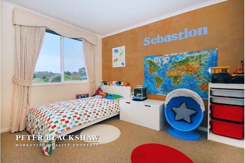 33 Williamson Street Holder 33 Williamson Street Holder