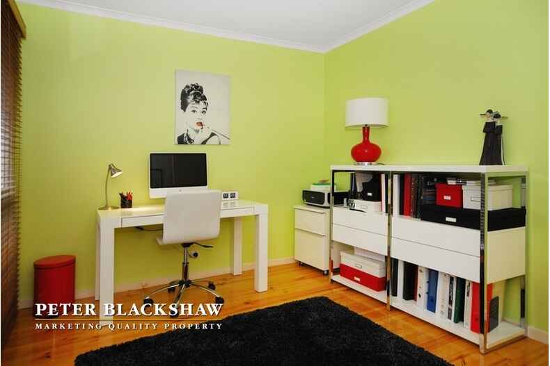 33 Williamson Street Holder 33 Williamson Street Holder