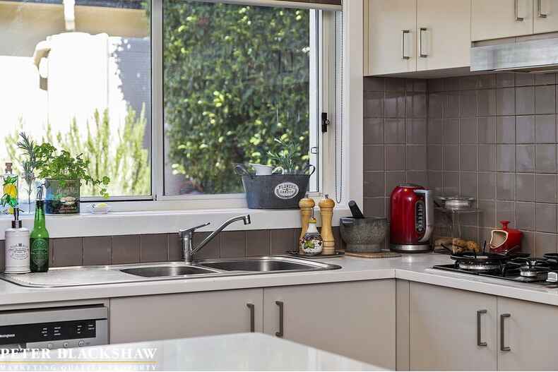 8 Megalong Crescent Harrison 8 Megalong Crescent Harrison