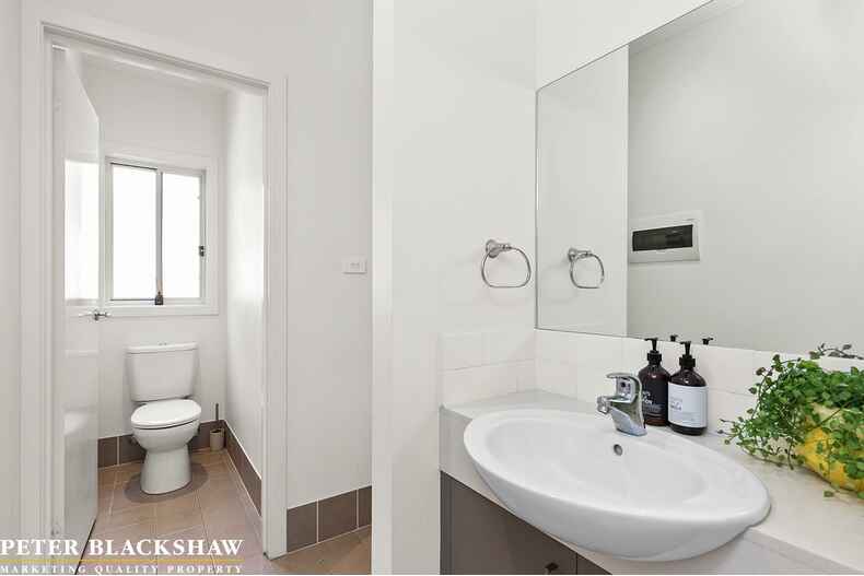 8 Megalong Crescent Harrison 8 Megalong Crescent Harrison