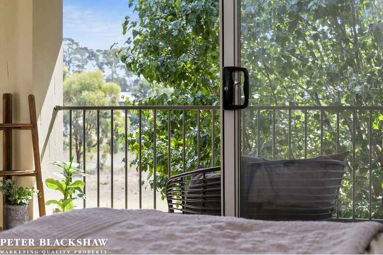 8 Megalong Crescent Harrison 8 Megalong Crescent Harrison