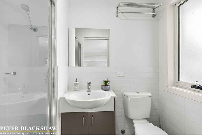 8 Megalong Crescent Harrison 8 Megalong Crescent Harrison