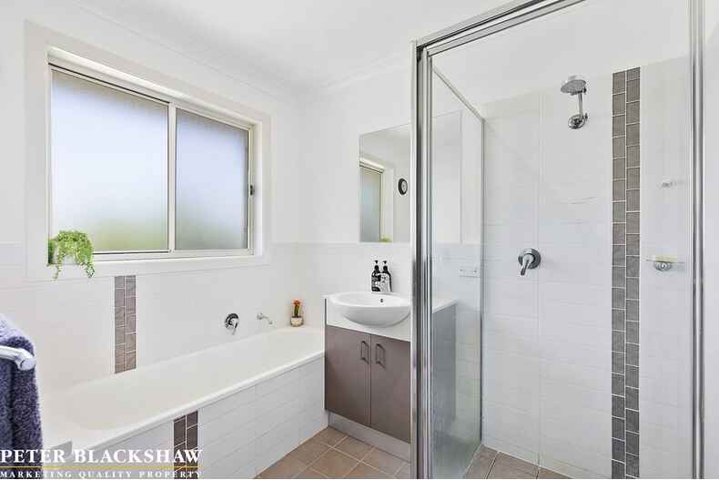 8 Megalong Crescent Harrison 8 Megalong Crescent Harrison