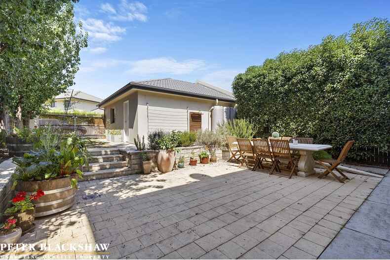 8 Megalong Crescent Harrison 8 Megalong Crescent Harrison