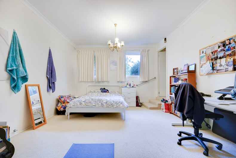 71 National Circuit Deakin