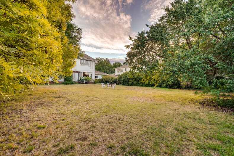 71 National Circuit Deakin