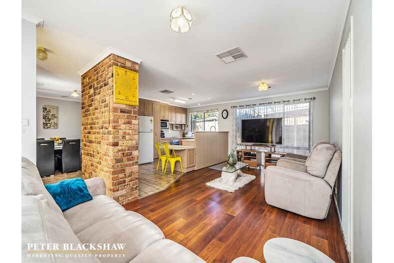 24 Ratcliffe Crescent Florey 24 Ratcliffe Crescent Florey
